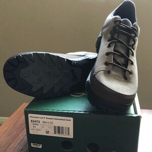 Danner Hiking shoes in wide